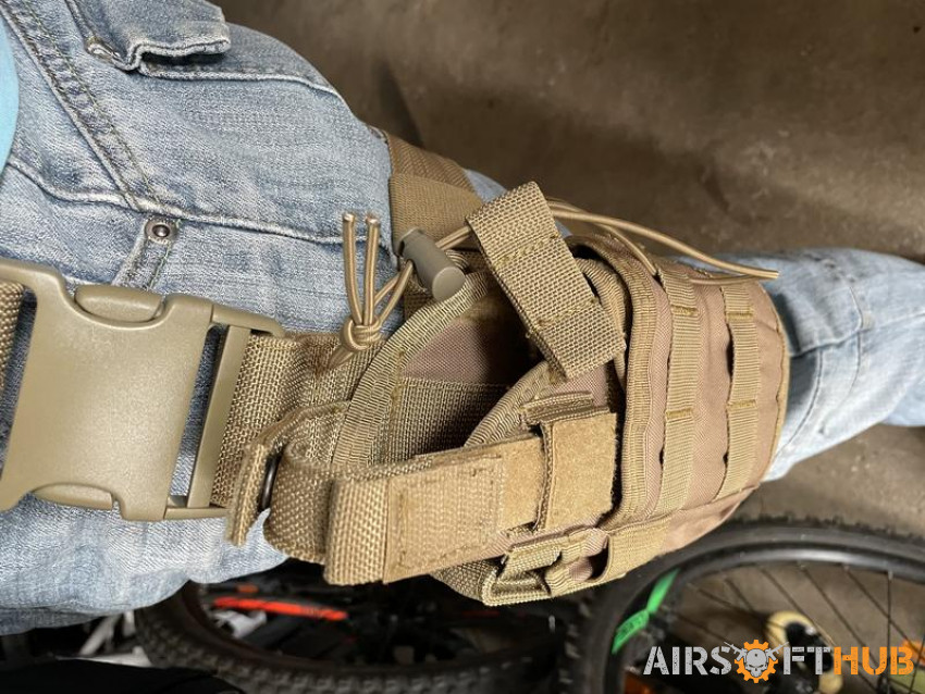Left handed leg pistol holster - Used airsoft equipment