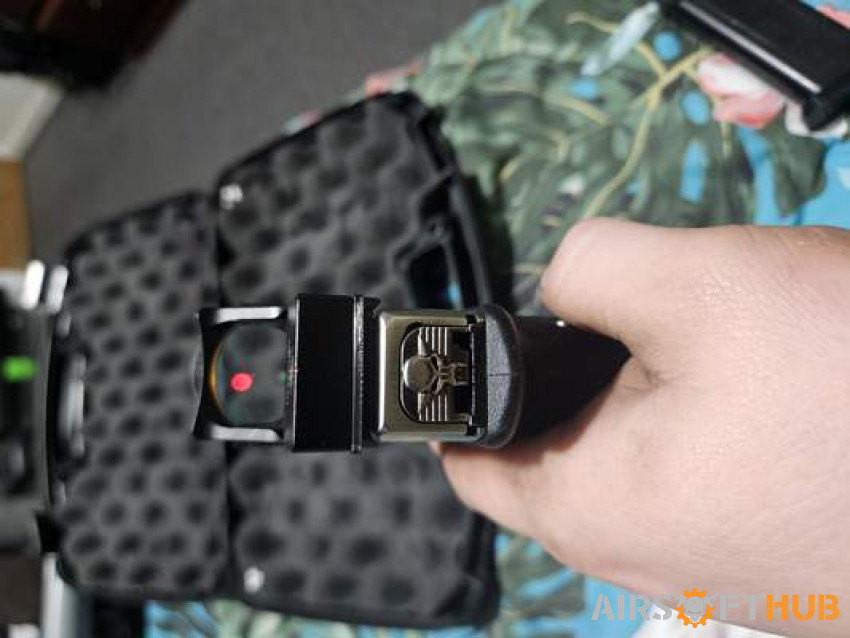 W.E wet edition 19 pistol - Used airsoft equipment