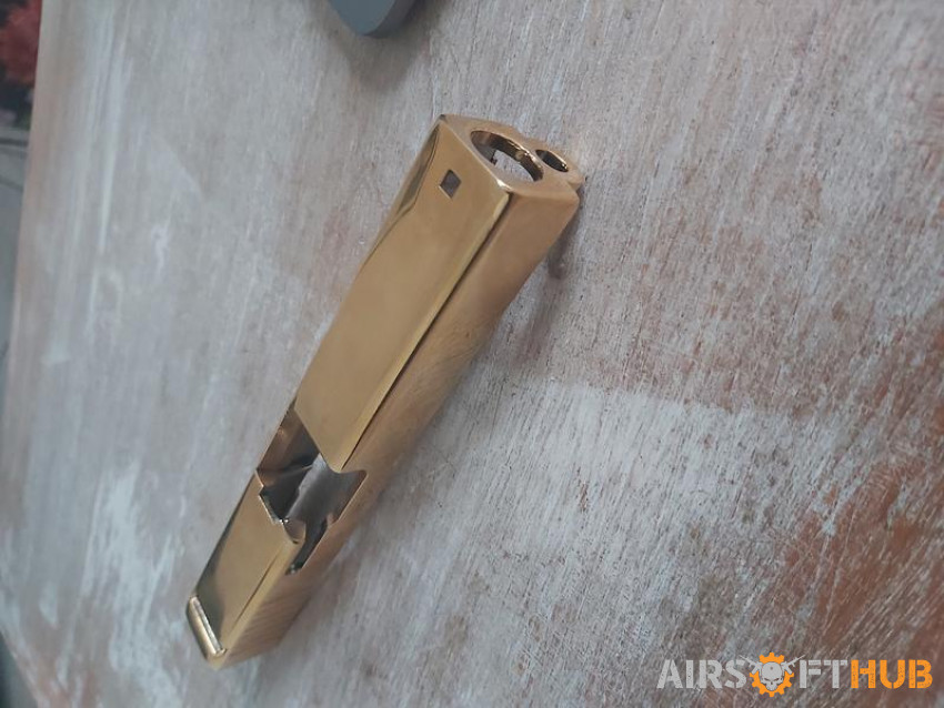 18ct gold Glock 17 slide - Used airsoft equipment