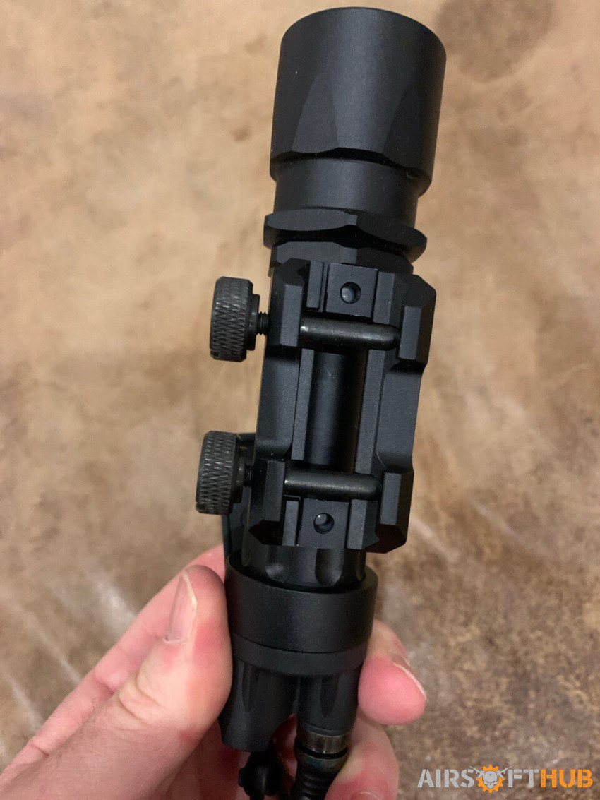 SUREFIRE Pressure Torch Grip - Used airsoft equipment