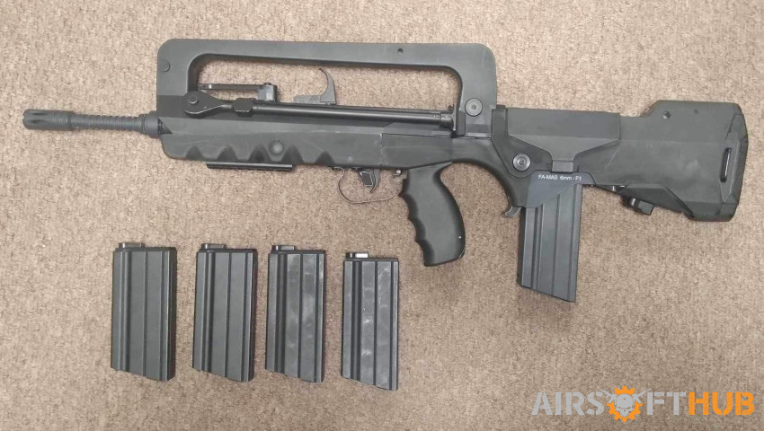 Cybergun famas - Used airsoft equipment