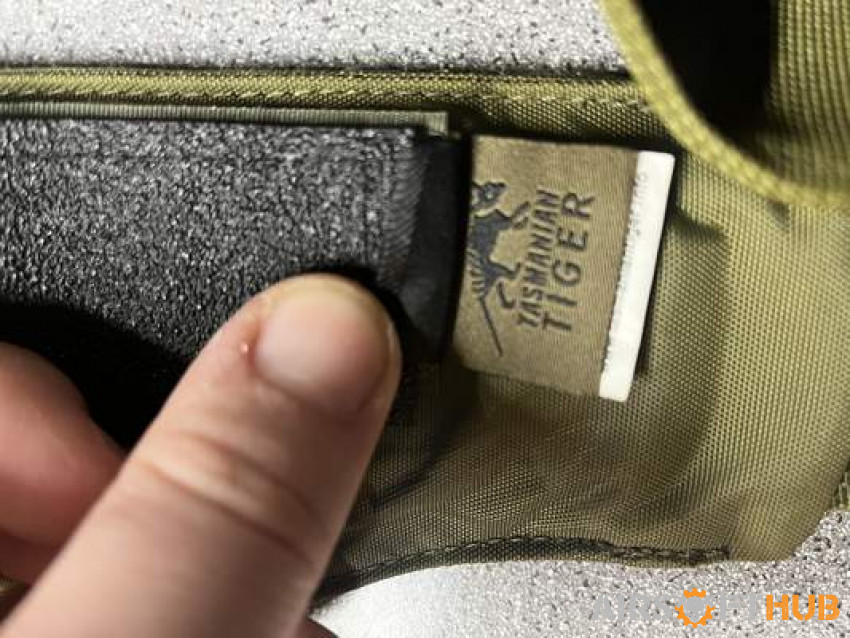 Lots of Molle pouches - Used airsoft equipment