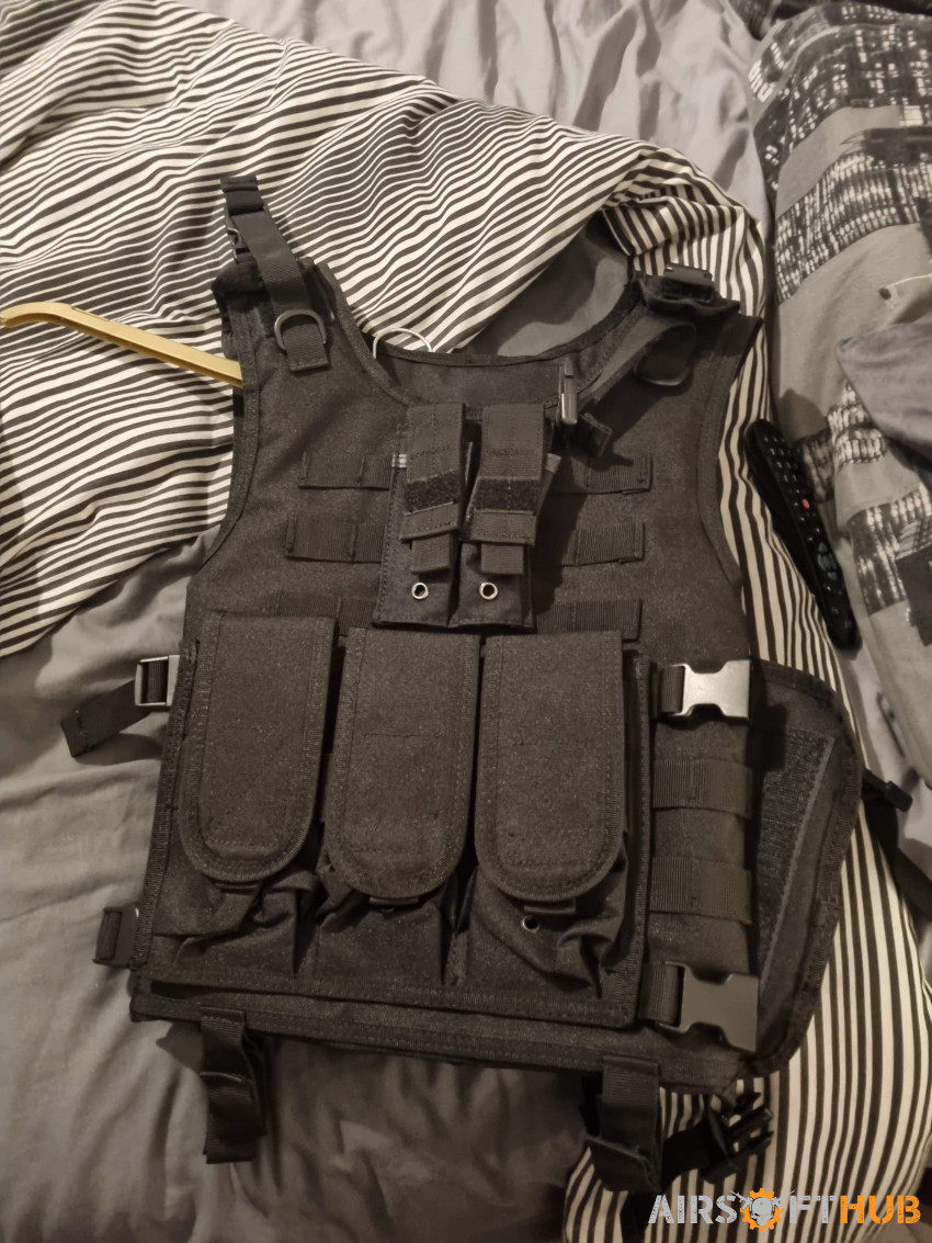 Tactical vest and helmet. - Used airsoft equipment