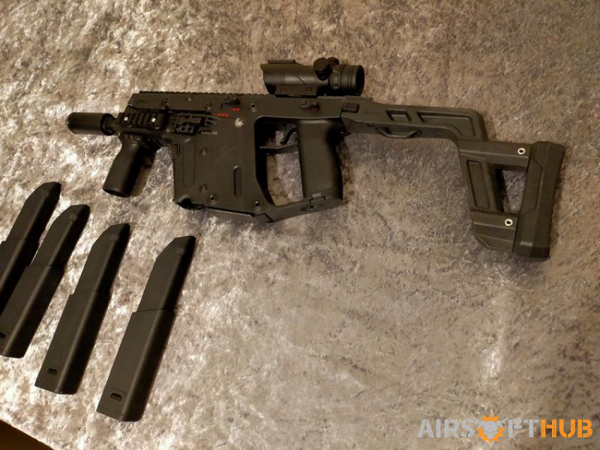Krytac Kriss vector with 4 mag - Used airsoft equipment