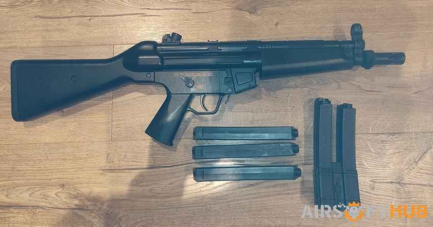 CYMA MP5 with extra mags - Used airsoft equipment