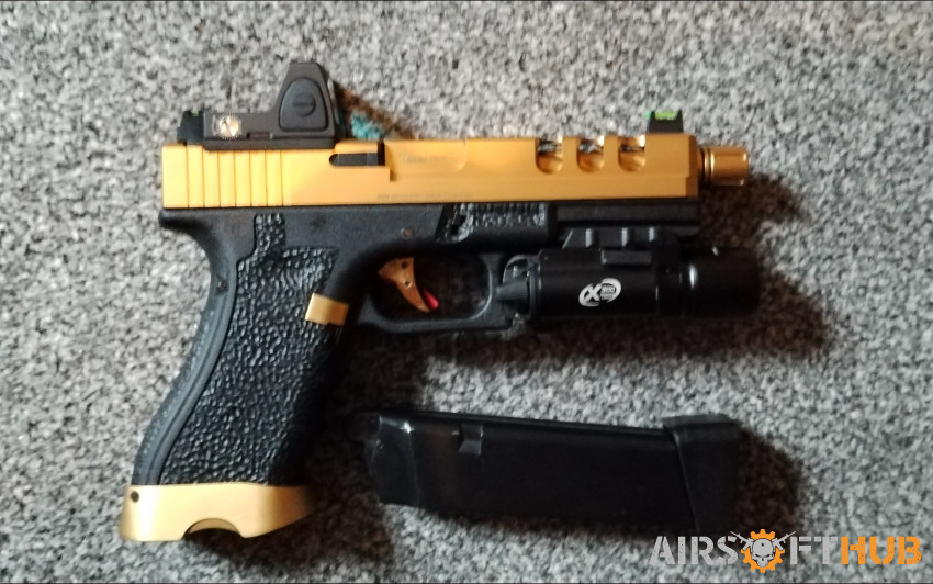 Vorsk Glock EU18 W/X300 Repro - Used airsoft equipment