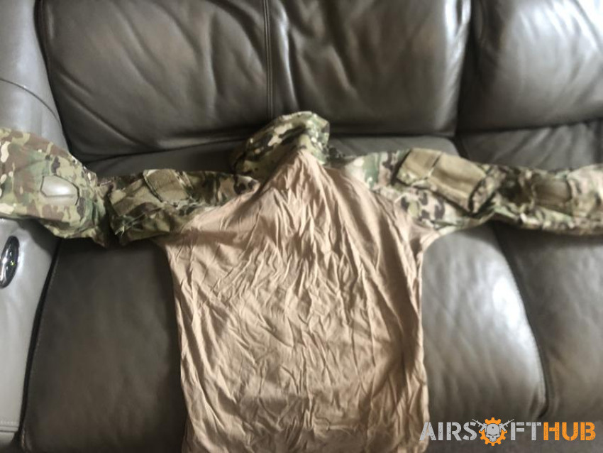 Airsoft clothes 3 different ty - Used airsoft equipment