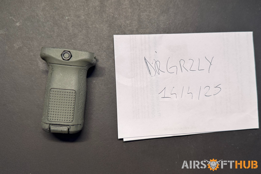 PTS EPF2-S Vertical Foregrip - Used airsoft equipment