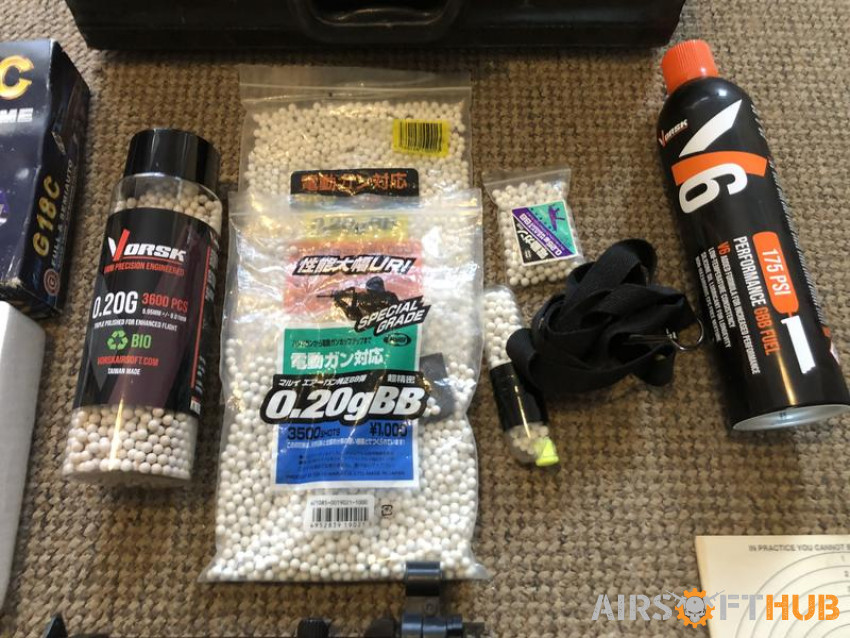 Airsoft bundle. - Used airsoft equipment