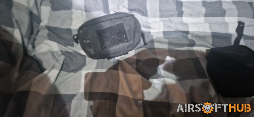 Vests pouches and midcaps - Used airsoft equipment