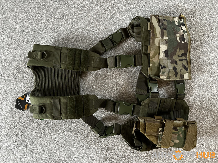 Chest rig with extras - Used airsoft equipment
