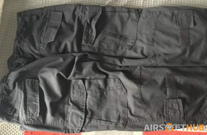 Gen 3 Black combats Size 36 - Used airsoft equipment