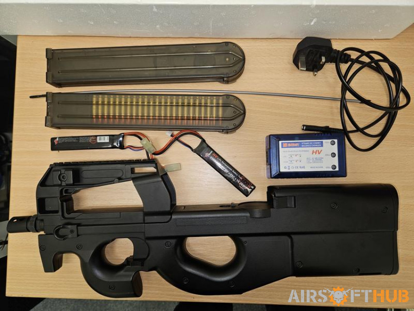 P90 + 2 Mags + Batts + Charger - Used airsoft equipment