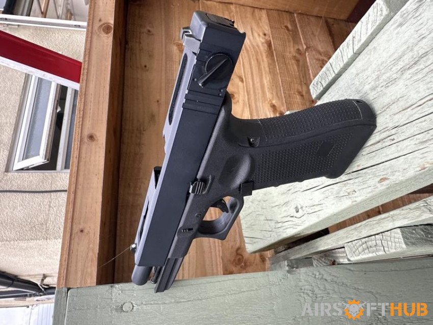 WE Glock17 - Used airsoft equipment