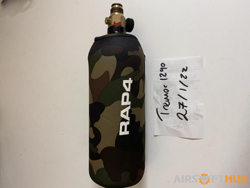 CO2 bottle plus sleeve - Used airsoft equipment