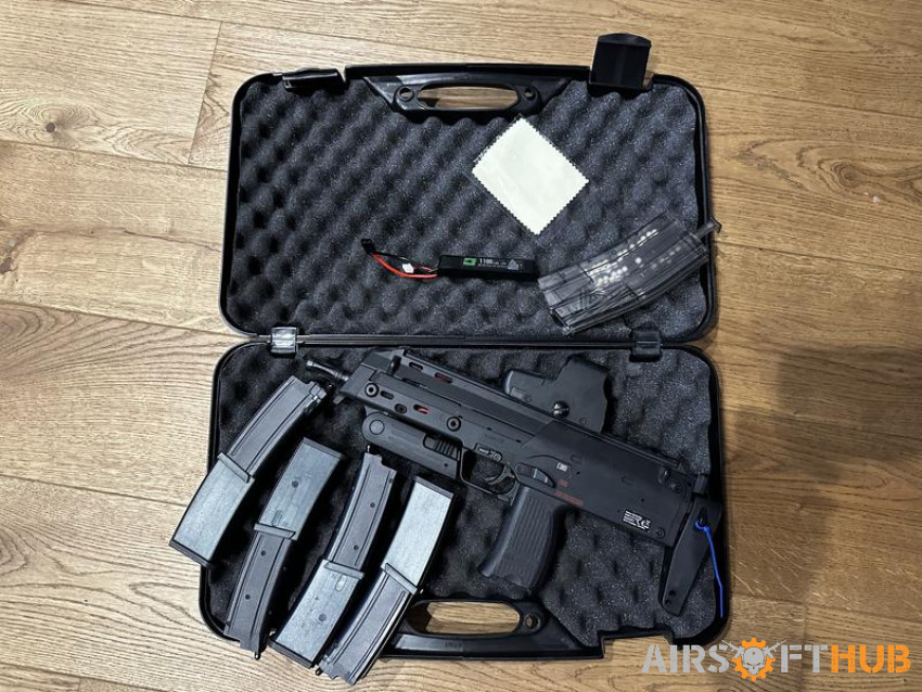 Umarex AEG MP7 4 mags w/ holo - Used airsoft equipment