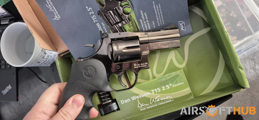 Dan Wesson 715 2.5" Revolver - Used airsoft equipment