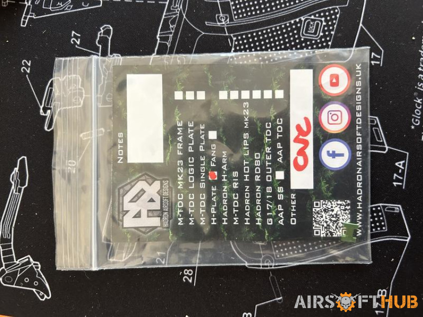 Various items - Used airsoft equipment