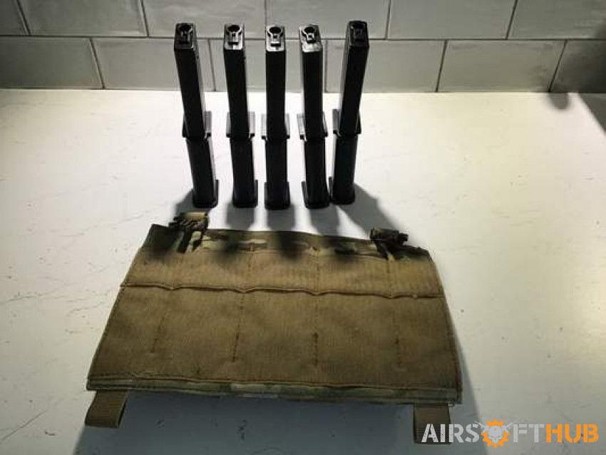 Well R-4 Airsoft Gun +extras - Used airsoft equipment