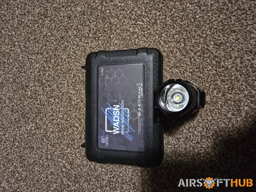Wadsn xh35 torch - Used airsoft equipment
