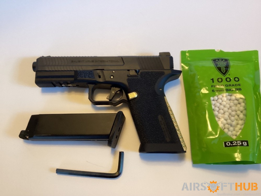 Glock 17 Airsoft EMG Pistol - Used airsoft equipment