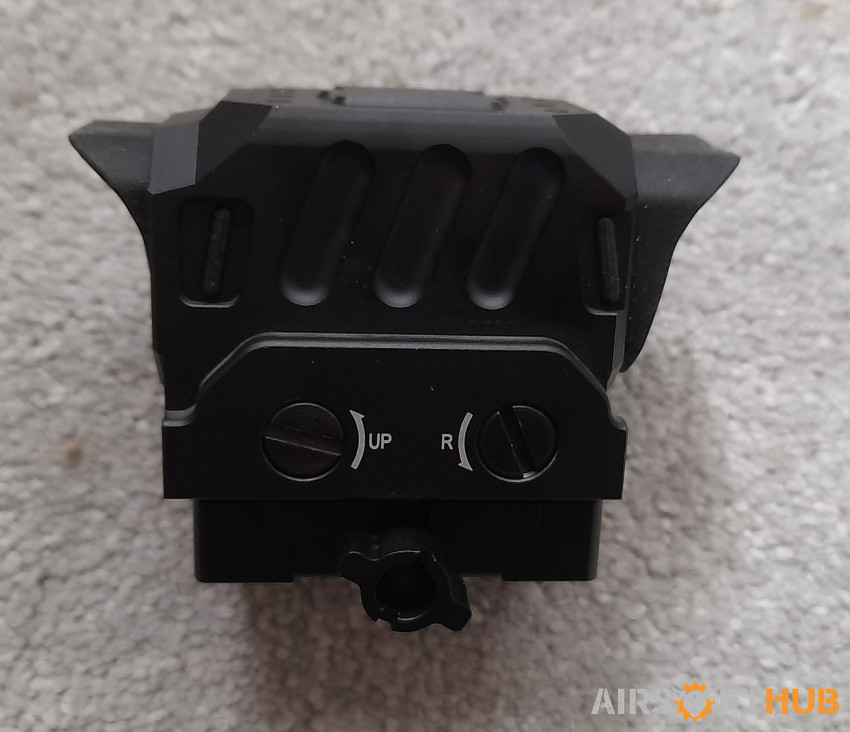 TACTICAL RED DOT SIGHT - Used airsoft equipment