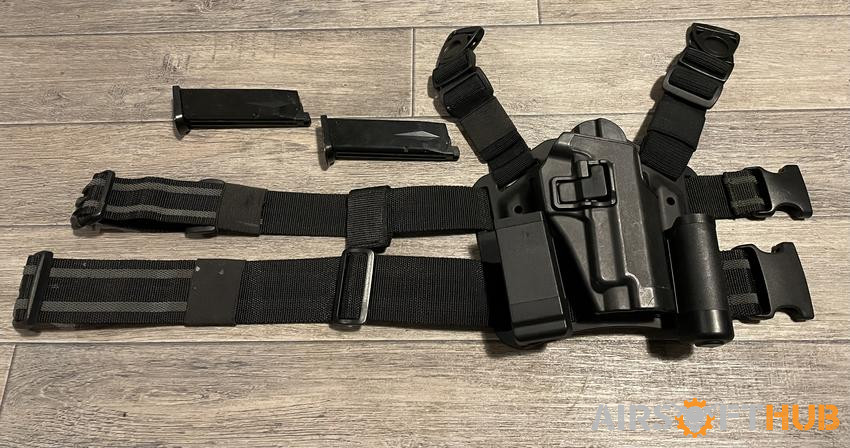 Sig P226 mags & holster - Used airsoft equipment