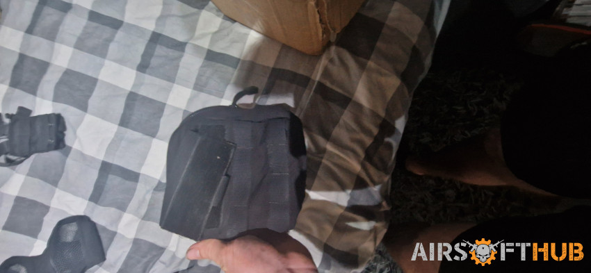Vests pouches and midcaps - Used airsoft equipment