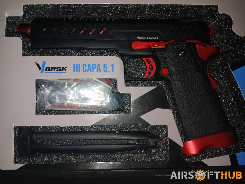 Hi Capa 5.1 and pistol light - Used airsoft equipment