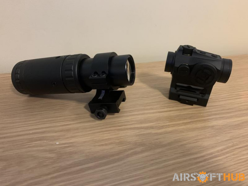 Red dot and magnifier - Used airsoft equipment