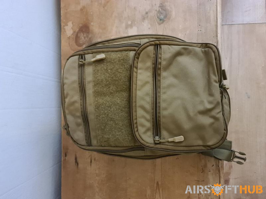 Various pouches and Kit - Used airsoft equipment
