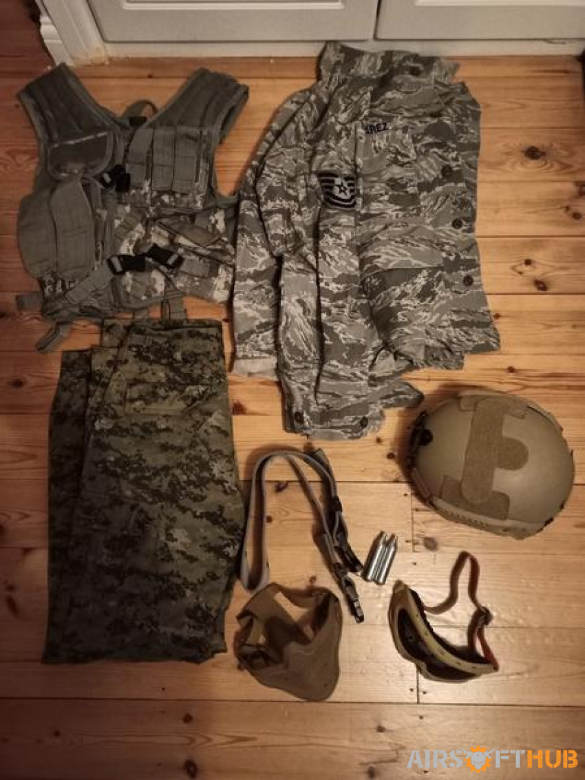 Woodland/Tan tactical gear set - Used airsoft equipment