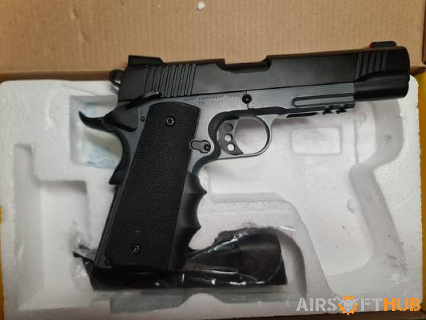 Army Armament R32 - Used airsoft equipment