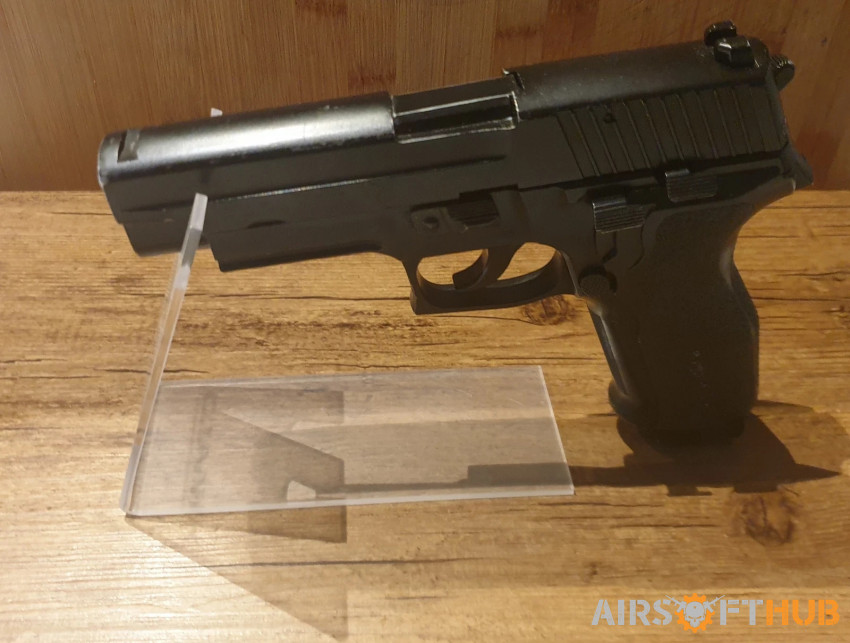 Tokyo Marui SIG Sauer P226 - Used airsoft equipment