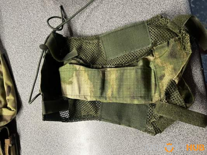 Lots of Molle pouches - Used airsoft equipment