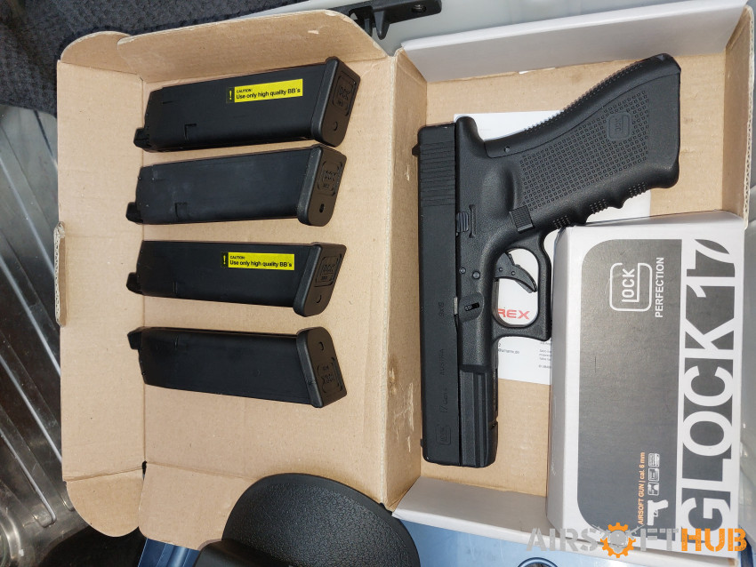 Umarex glock 17 bundle - Used airsoft equipment