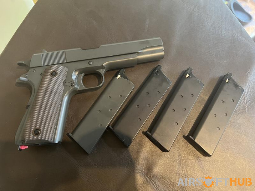 Army Armament 1911 +4 mags - Used airsoft equipment