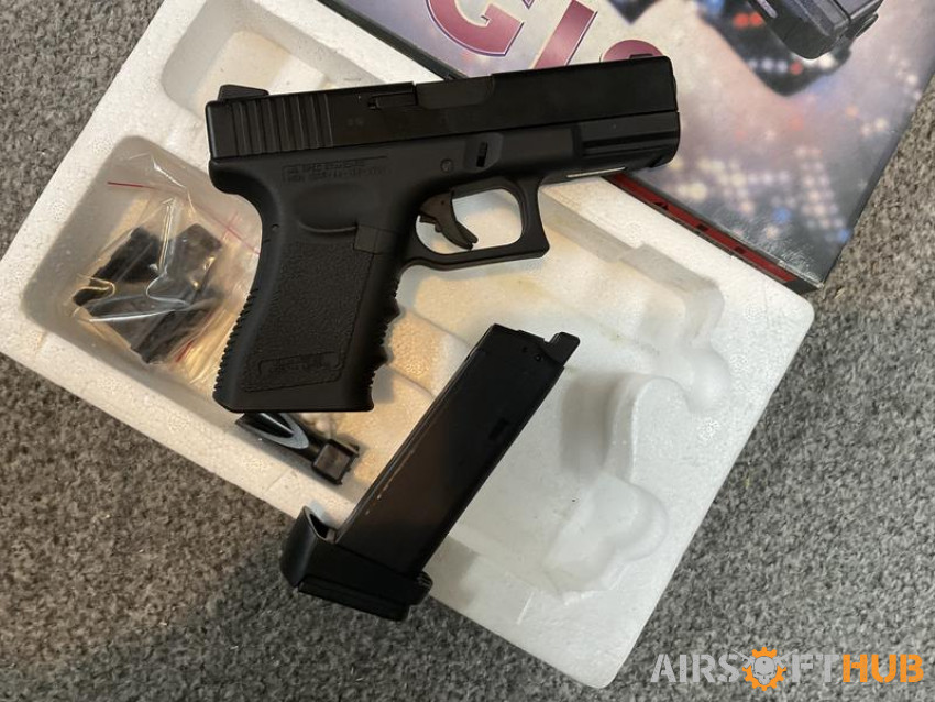 Glock 19 - Used airsoft equipment