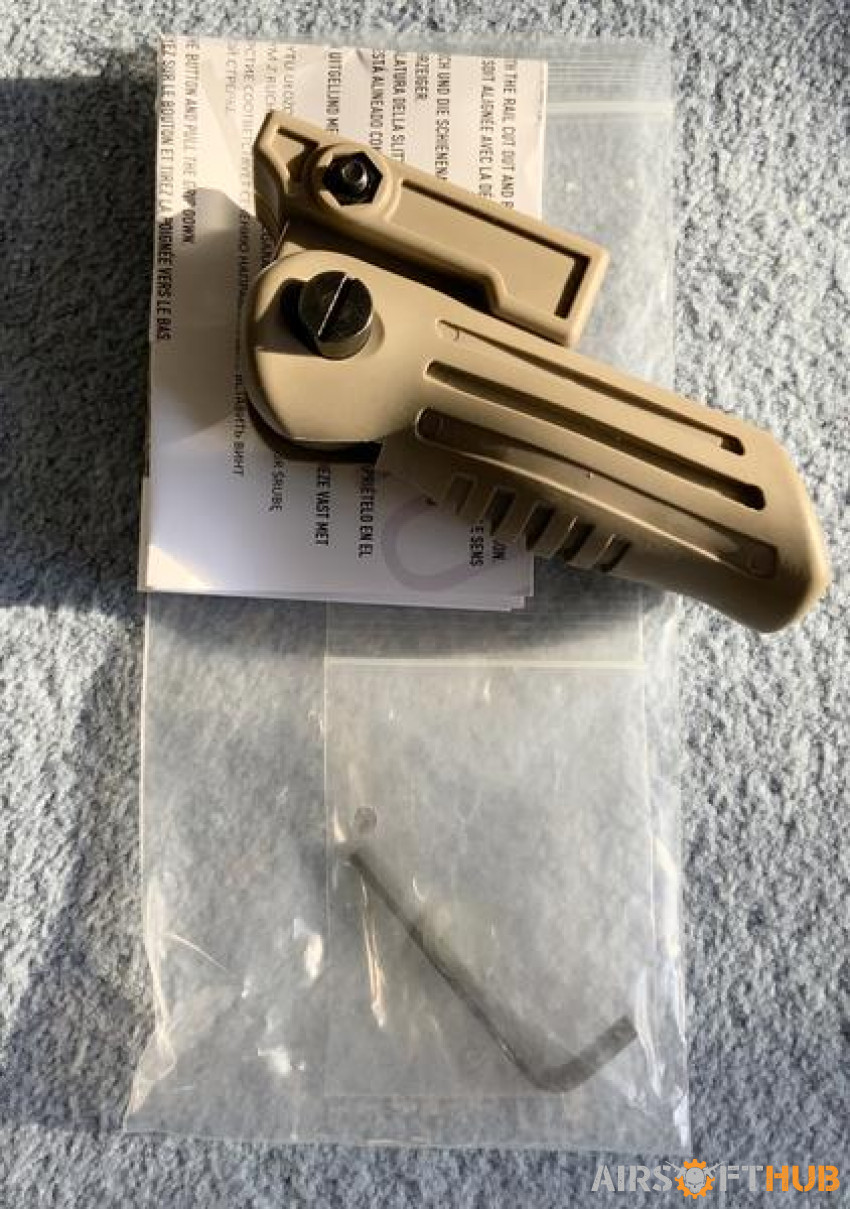 Nuprol Tan Folding Grip - Used airsoft equipment