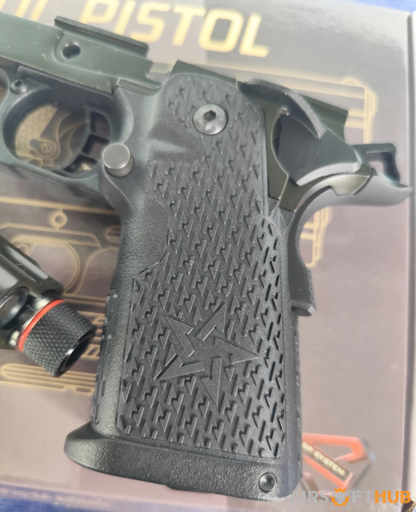 T8 x ARMY ARMAMENT C2 HI CAPA - Used airsoft equipment