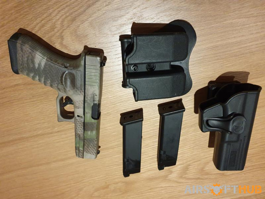 Raven EU Glock, 2 mags - Used airsoft equipment