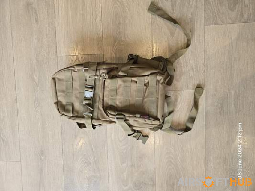 Tac bag full of items - Used airsoft equipment
