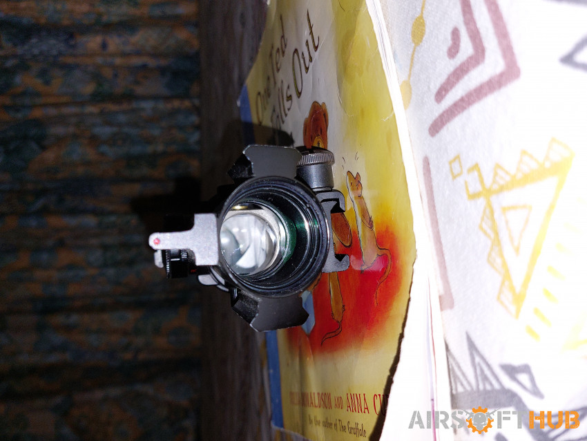 4×32 rhino sight - Used airsoft equipment