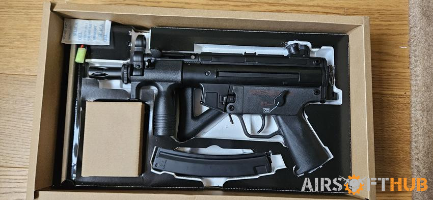 CYMA CM.041PDW SMG-5 Blue Ed. - Used airsoft equipment