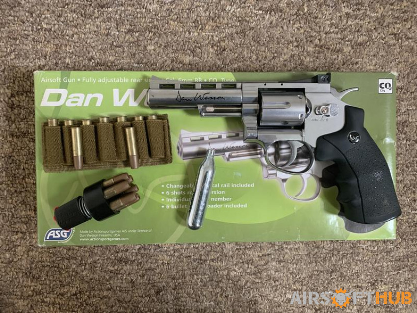 Dan Wesson 4” Chrome - Used airsoft equipment