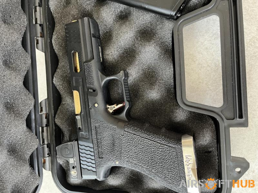 WE Glock 17 - Used airsoft equipment