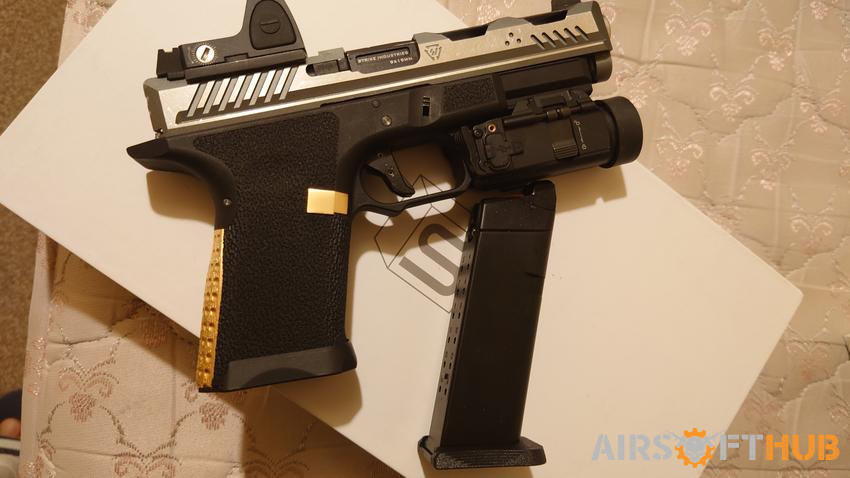 EMG(G&P/AW) Glock G17 gbb - Used airsoft equipment