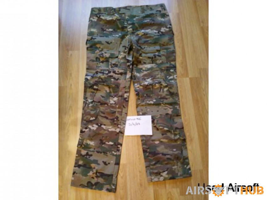 Mens camo Trousers 32" waist - Used airsoft equipment