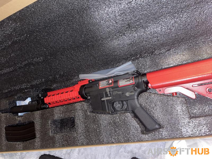 Two Tone Red M4 - Used airsoft equipment