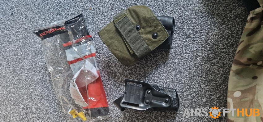 2×Safariland p226 holsters - Used airsoft equipment